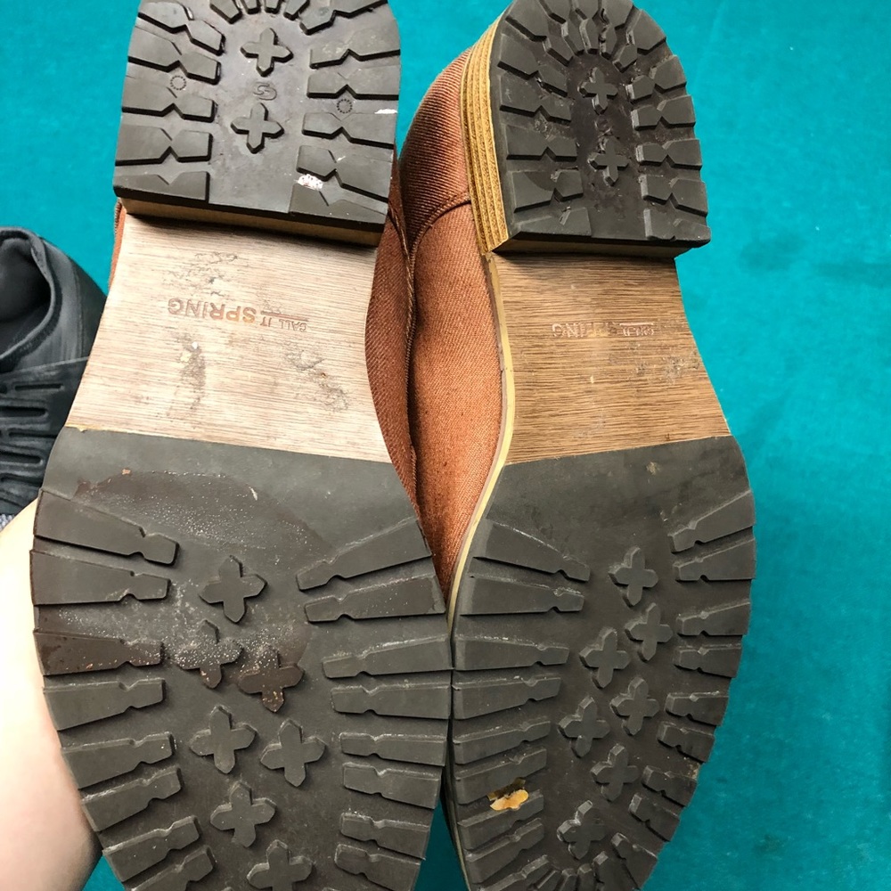 Oxfords - Picture 3 of 3